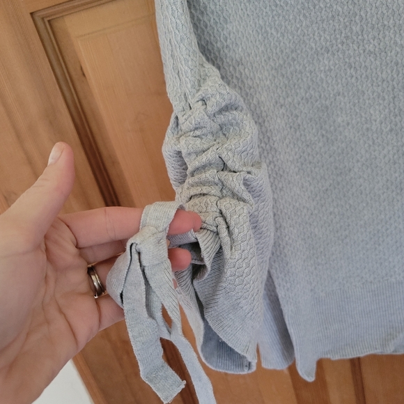 3/4 Drawstring Sleeve sweater - Picture 3 of 5